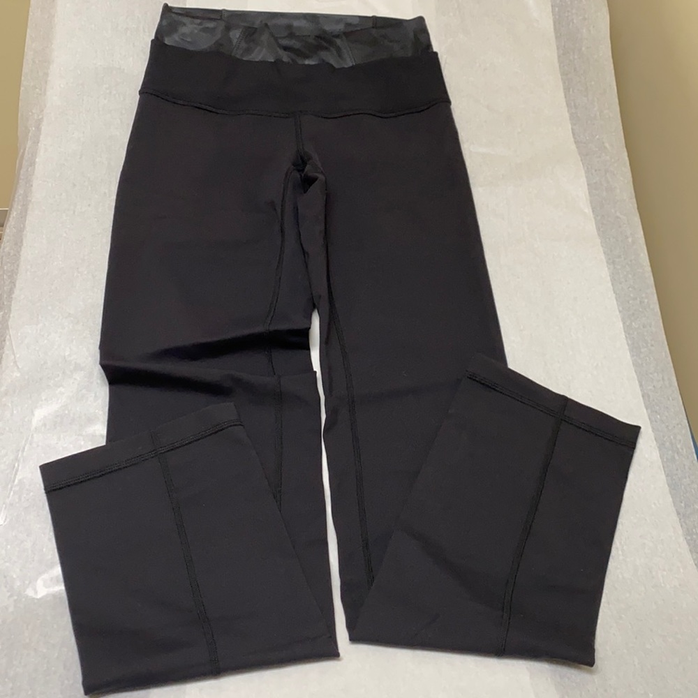 Lululemon double waistband black 8R - Picture 3 of 8